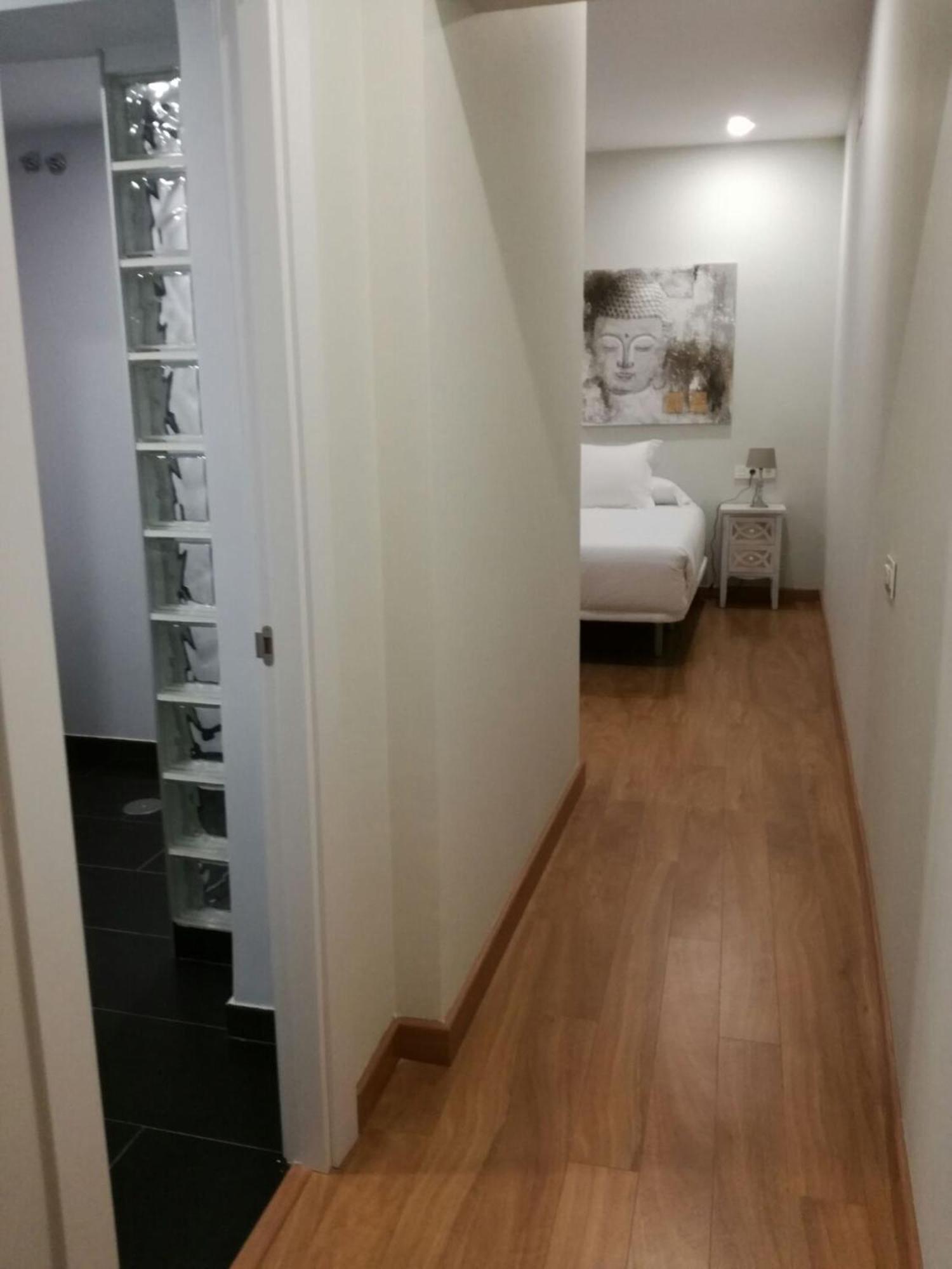 Los Amigos Vip Rooms Мадрид Екстер'єр фото