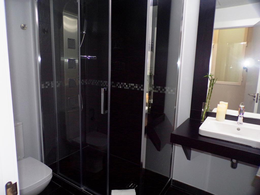 Los Amigos Vip Rooms Мадрид Екстер'єр фото