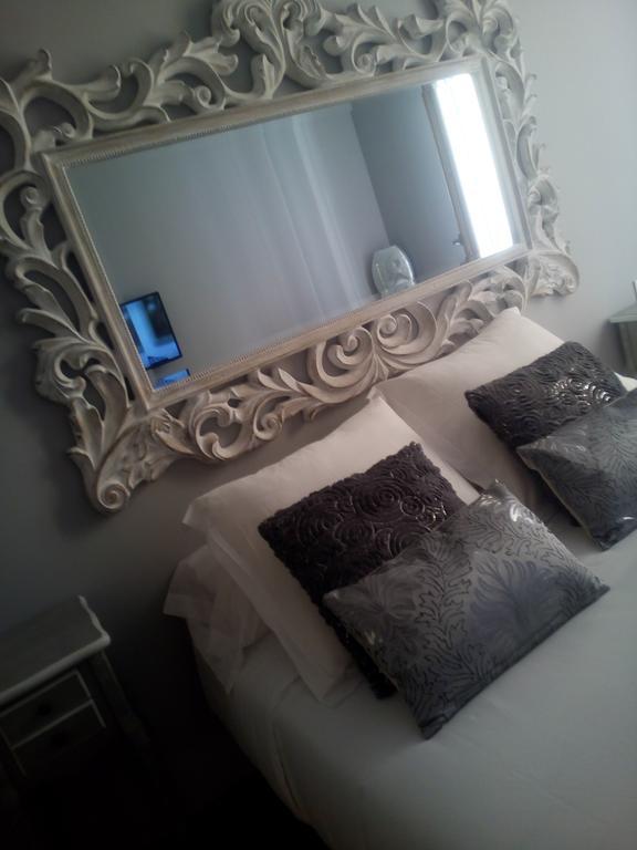 Los Amigos Vip Rooms Мадрид Екстер'єр фото