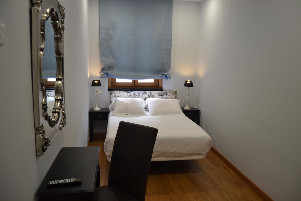 Los Amigos Vip Rooms Мадрид Екстер'єр фото