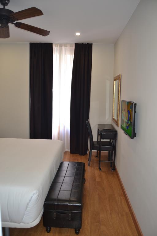 Los Amigos Vip Rooms Мадрид Екстер'єр фото