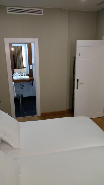 Los Amigos Vip Rooms Мадрид Екстер'єр фото